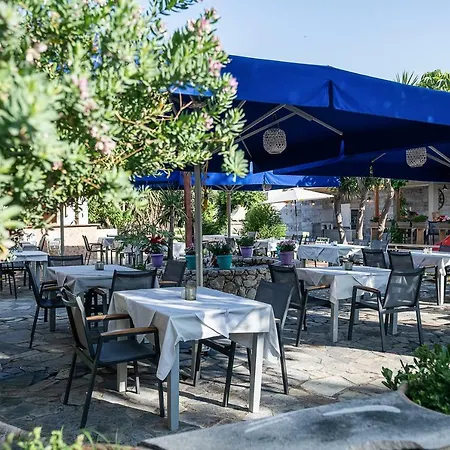 Akti Aparthotel Kato Daratso